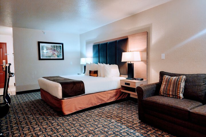 Room 13 of 35