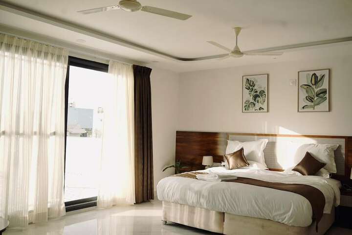Room 7 of 10
