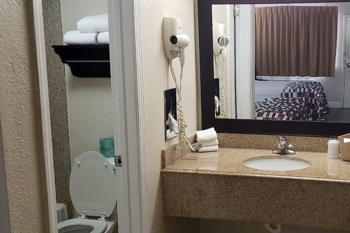 Room 13 of 22