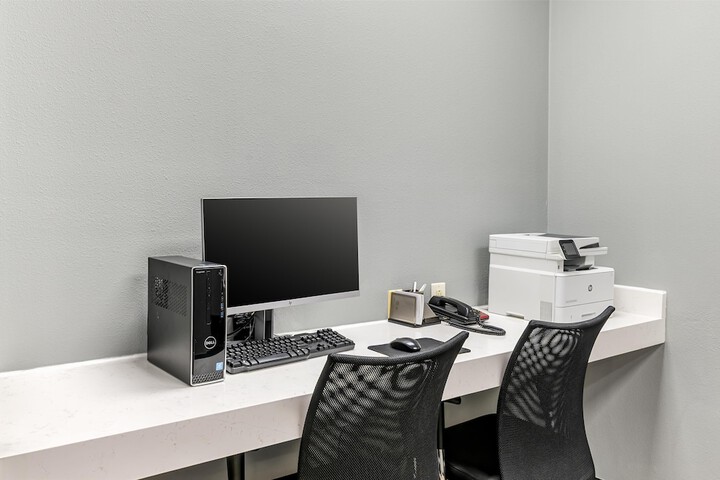 Business Center 55 of 59