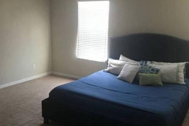 Room 12 of 25