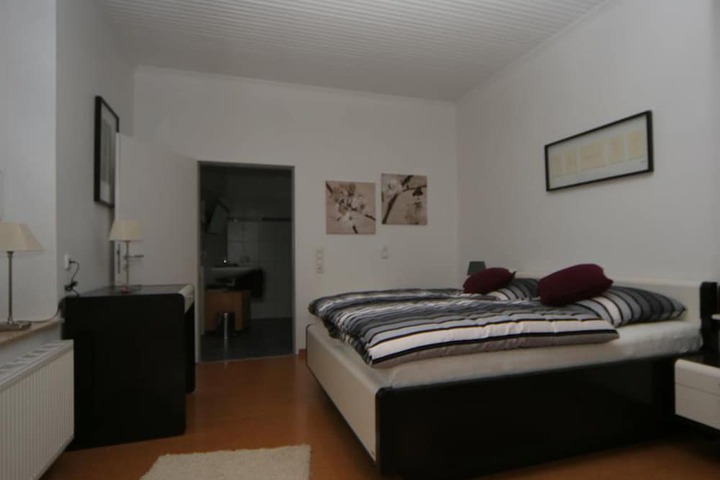 Room 6 of 40