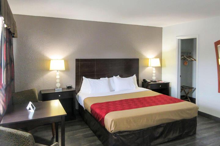 1 King Bed (14 of 24)