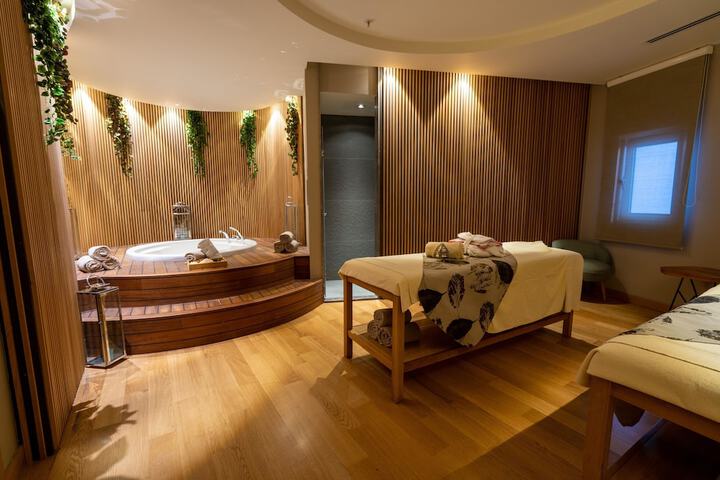 Spa 305 of 551