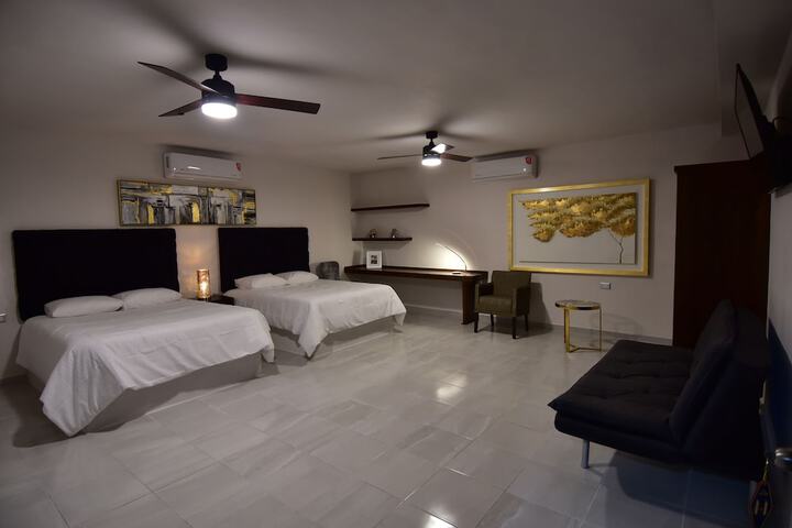 Room 7 of 18