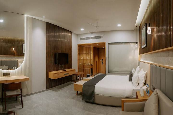 Room 7 of 24