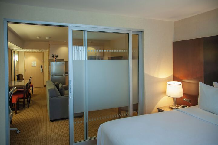 Room 17 of 60