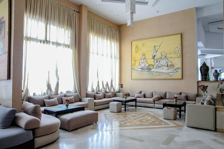 Entrance & Lobby