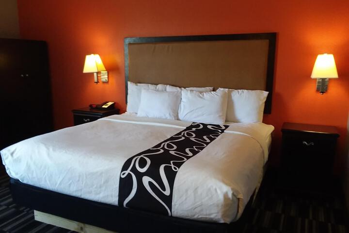 2 Double Beds (11 of 11)