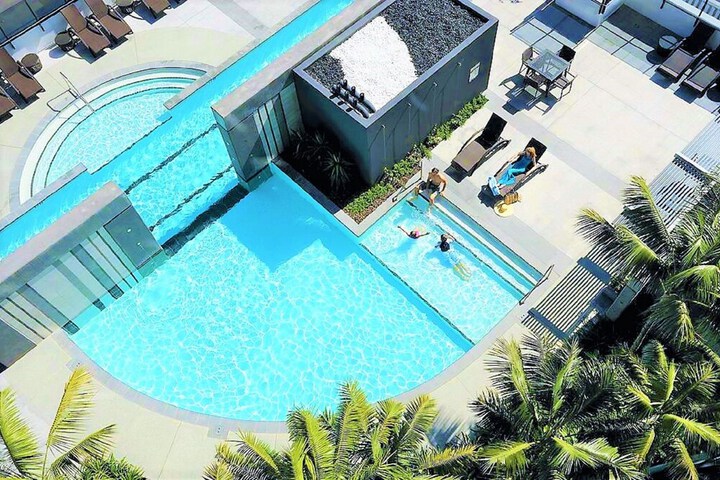 Pool 60 of 87