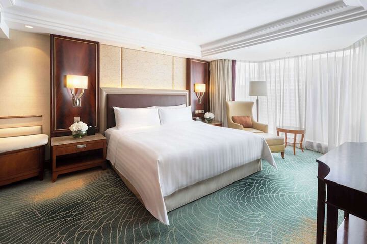 Room 32 of 103