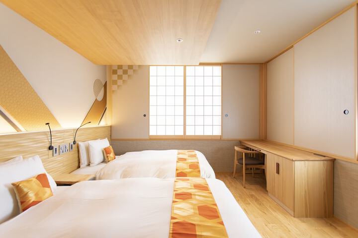 Room 15 of 28