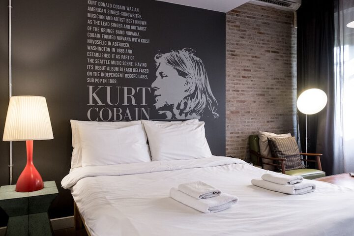 Room 27 of 100