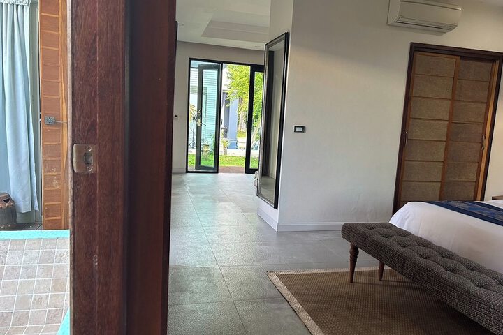 Room 30 of 107