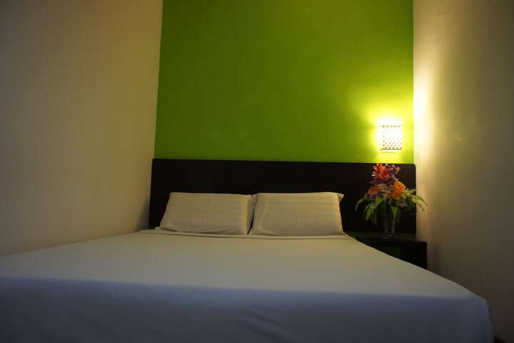 Room 6 of 24