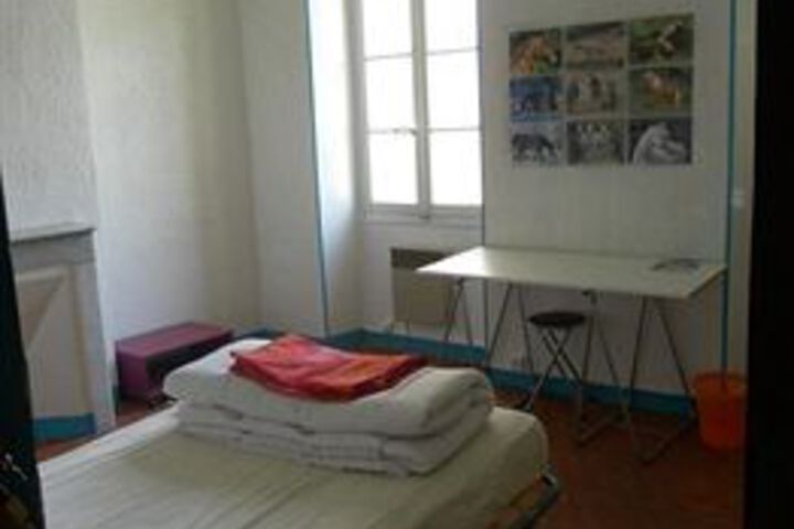 Room 9 of 37