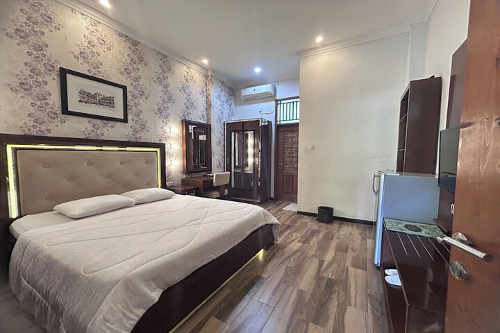 Room 7 of 61