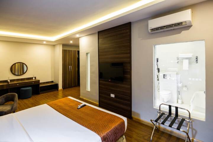 Room 14 of 70