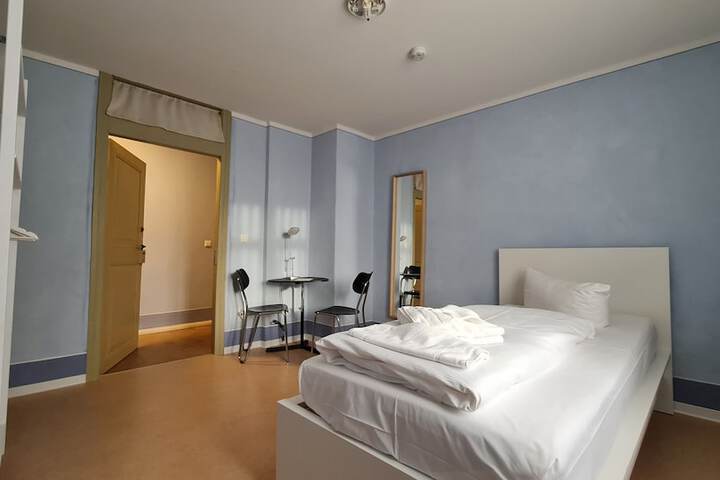 Room 29 of 174