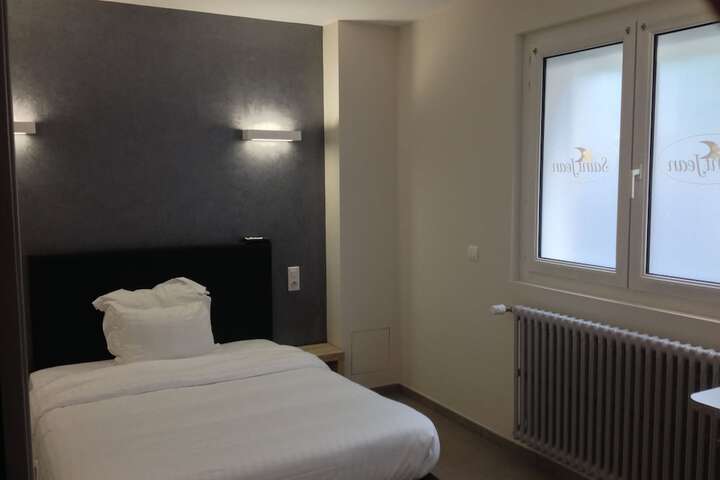 Room 11 of 20