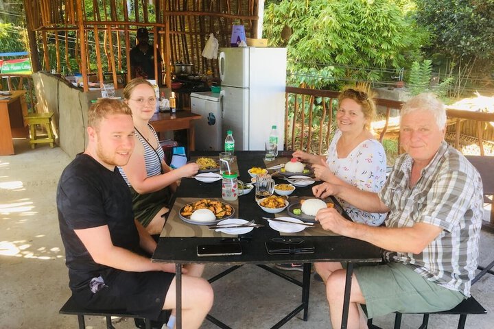 Dining 36 of 61