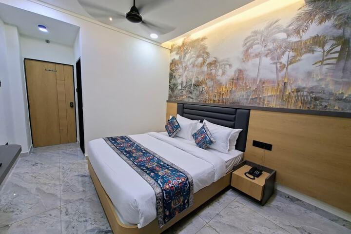 Room 15 of 27