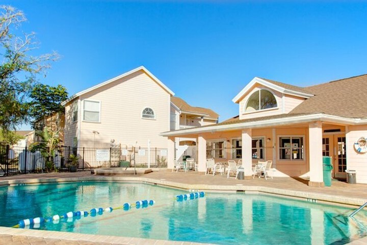 Pool 14 of 22