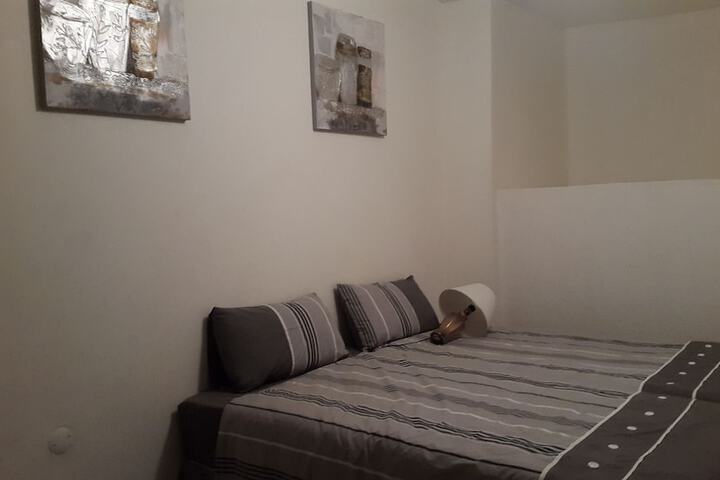 Room 6 of 19