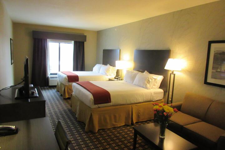 Standard Room, King or Two Doubles (1 of 2)