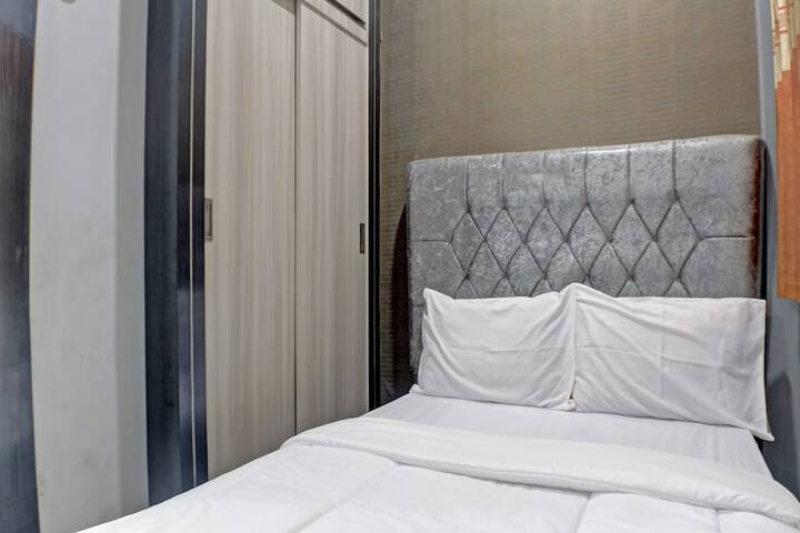 Room 8 of 25
