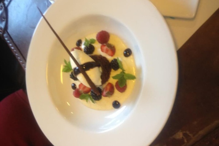 Dining 31 of 42