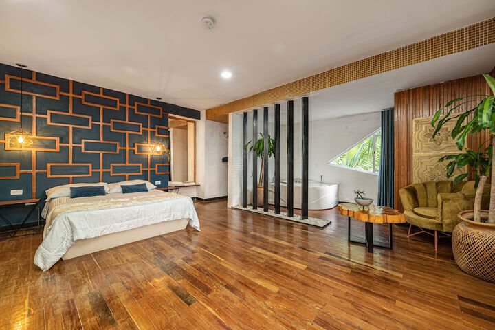 Room 2 of 60