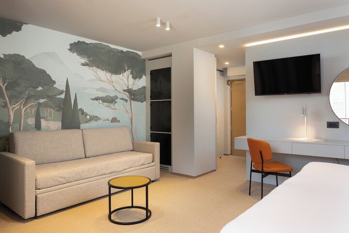 Room 15 of 52
