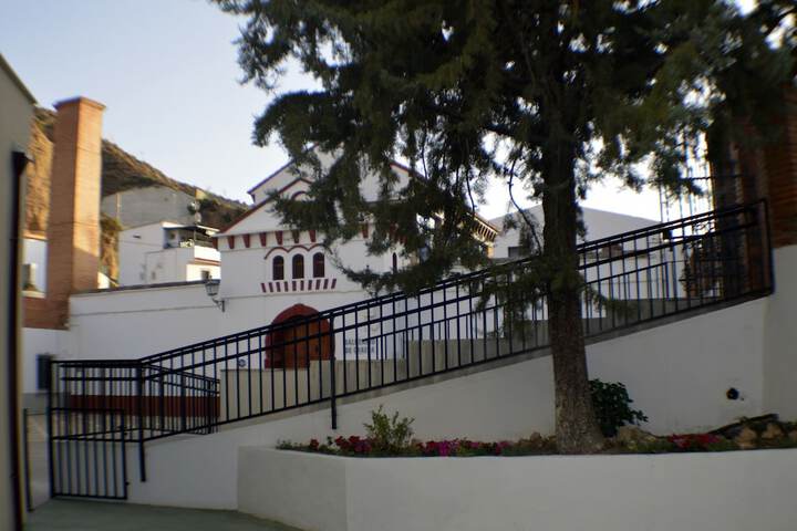 Hotel Exterior 45 of 53