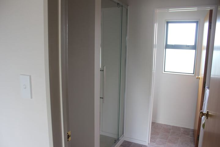 Room 32 of 51