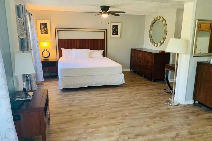Room 10 of 14