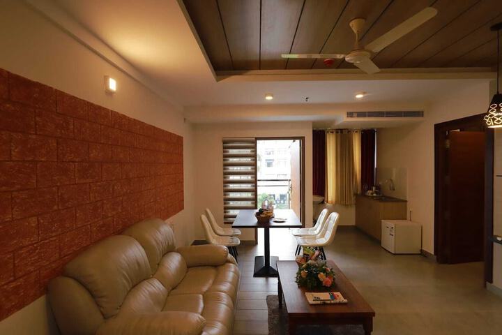 Room 25 of 53