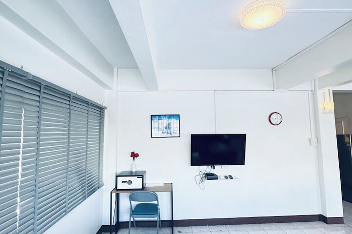 Room 73 of 91