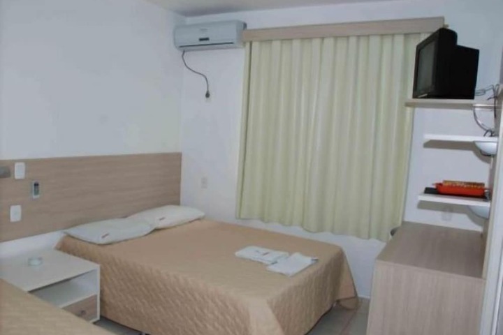 Room 4 of 13