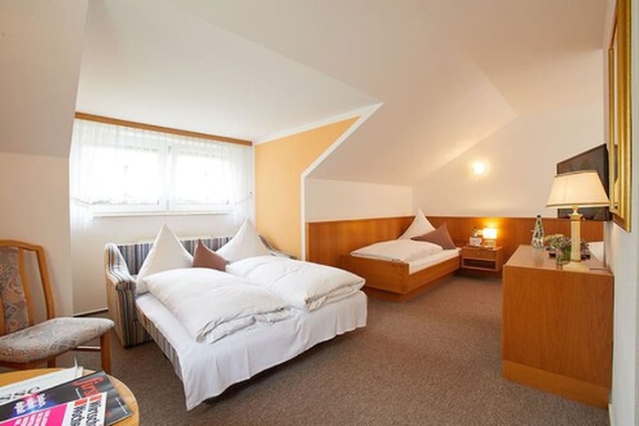 Room 16 of 60