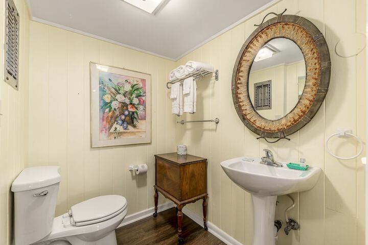 Room 201 of 286
