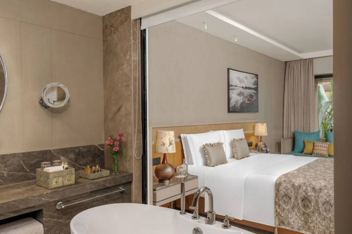 Room 3 of 7