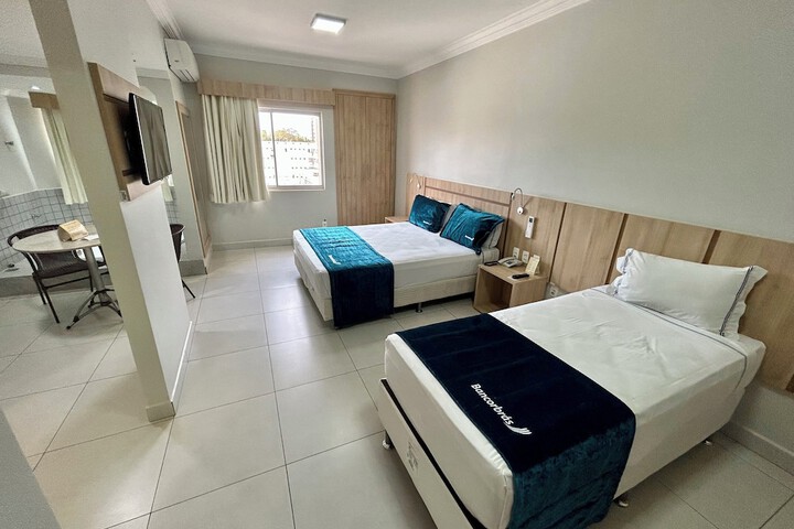 Room 4 of 27