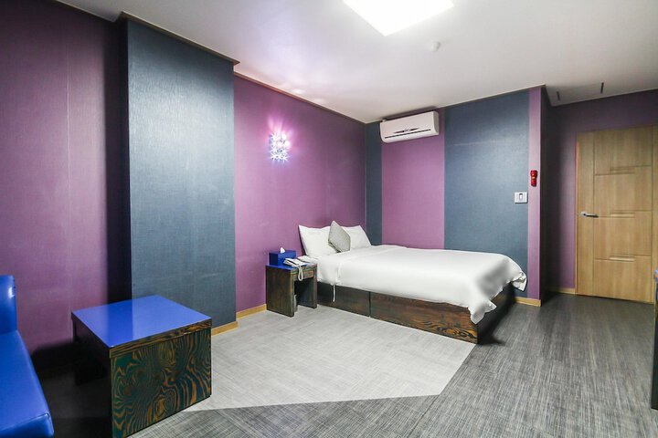 Room 3 of 57