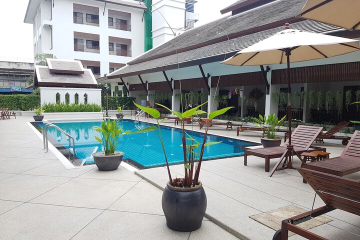 Pool 105 of 123