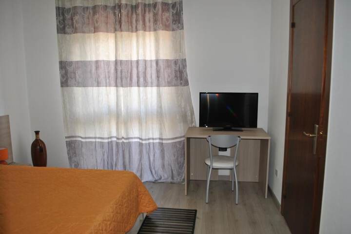 Room 8 of 37