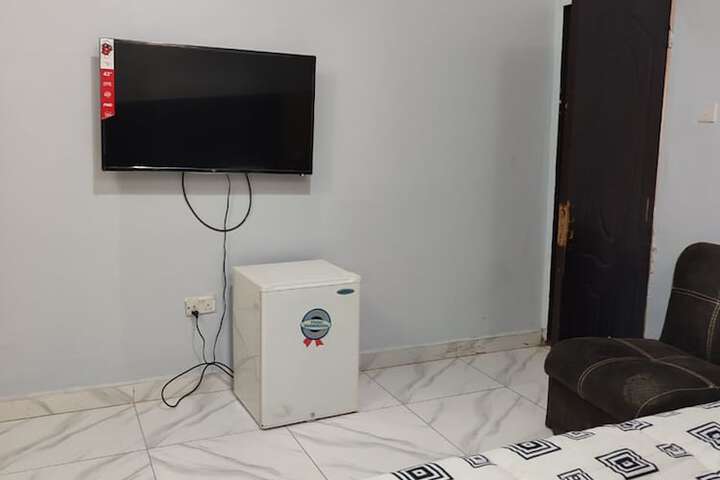 Room 12 of 34