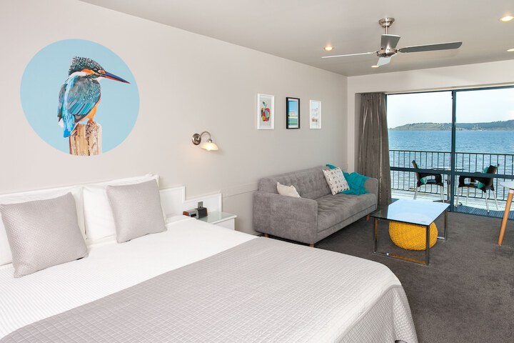 Room 4 of 43