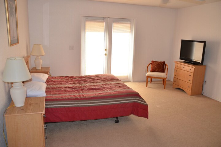 Room 4 of 19