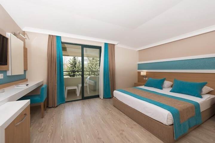 Room 3 of 39